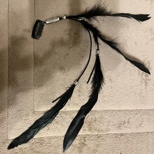 NWOT BOHO Feather Hair Clip